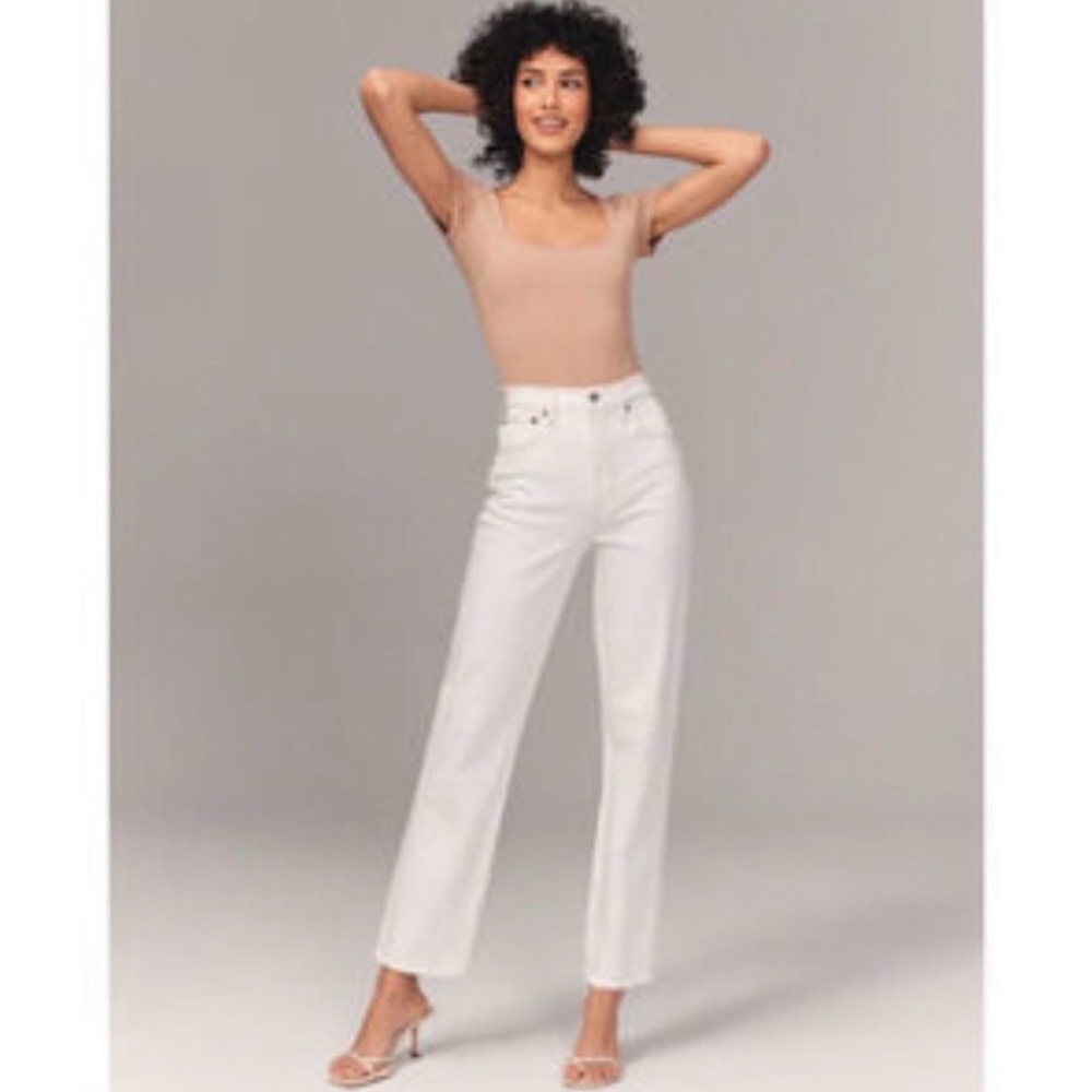Abercrombie & Fitch White The 90s Straight Ultra High Rise Jeans Size 26 2R